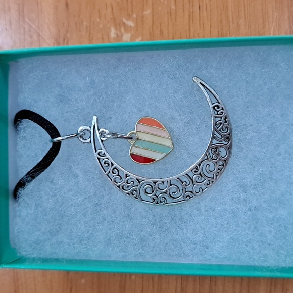 Crescent Moon Heart Necklace - Picture 3 of 5
